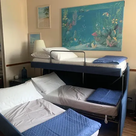 Appartamento La Casa Di Samantha A Regina A Picco Sul Mare Con Piscina