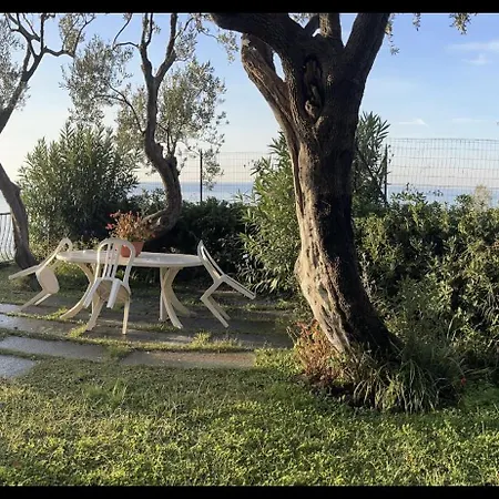 Lägenhet La Casa Di Samantha A Regina A Picco Sul Mare Con Piscina
