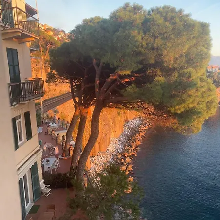 La Casa Di Samantha A Regina A Picco Sul Mare Con Piscina Apartment Pieve Ligure