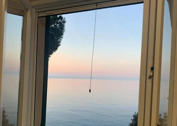 Appartamento La Casa Di Samantha A Regina A Picco Sul Mare Con Piscina Pieve Ligure