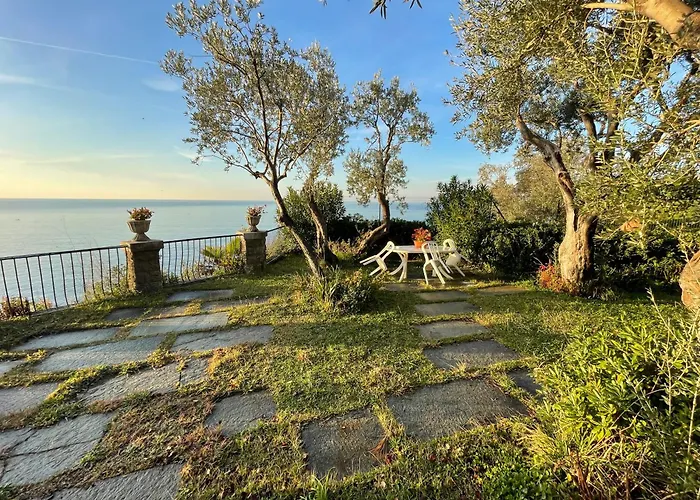 Appartamento La Casa Di Samantha A Regina A Picco Sul Mare Con Piscina Pieve Ligure