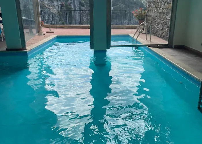 La Casa Di Samantha A Regina A Picco Sul Mare Con Piscina *