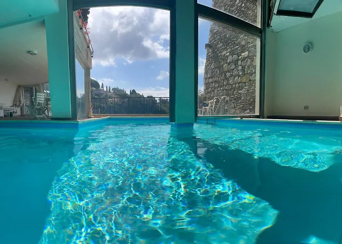 Appartamento La Casa Di Samantha A Regina A Picco Sul Mare Con Piscina