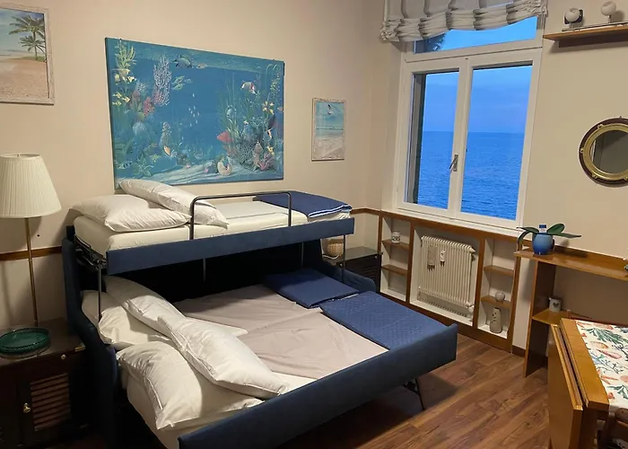 La Casa Di Samantha A Regina A Picco Sul Mare Con Piscina *