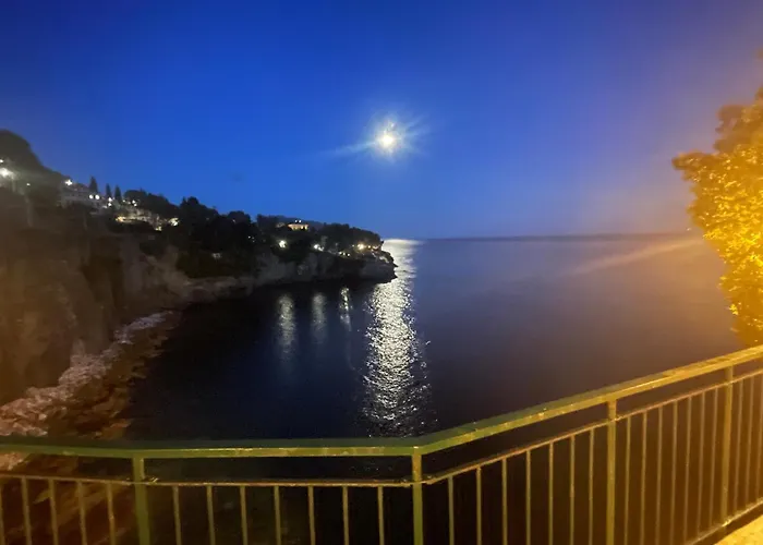 La Casa Di Samantha A Regina A Picco Sul Mare Con Piscina Lejlighed *