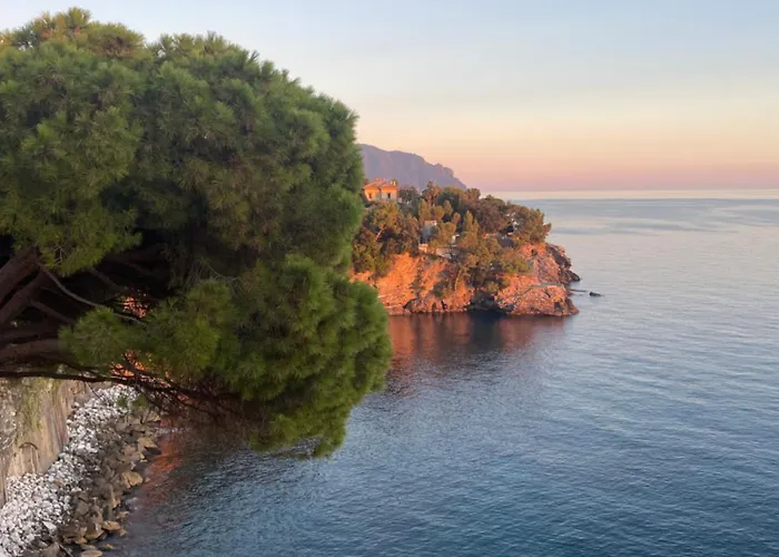 La Casa Di Samantha A Regina A Picco Sul Mare Con Piscina